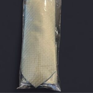 Elegant Sage Patterned Tie